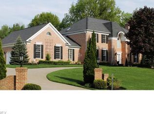 572 Timber Creek Dr, Akron, OH 44333