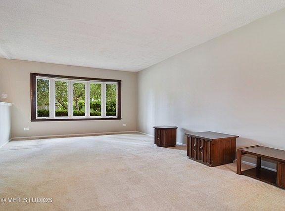 2nd image of 980 Tiverton Ct