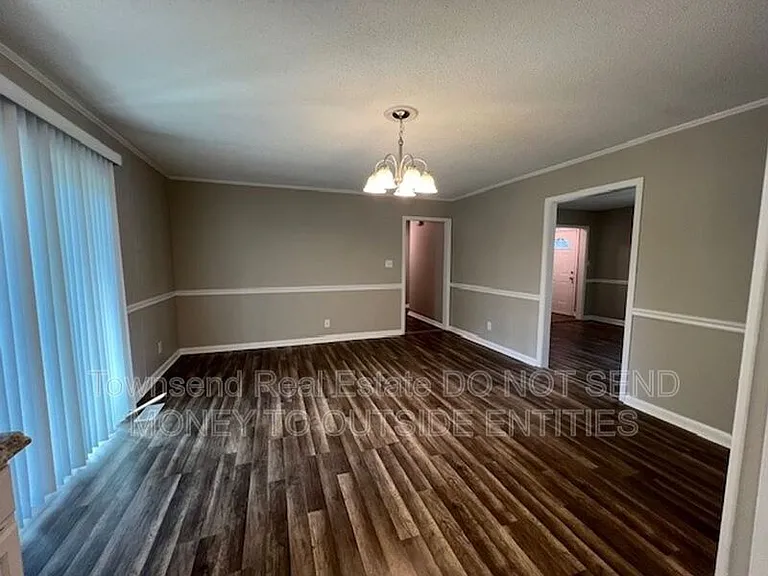 1017 Xavier Dr — Photo 5