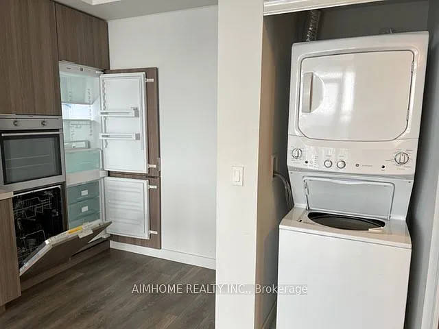 8 Eglinton Ave E #3505 — Photo 11