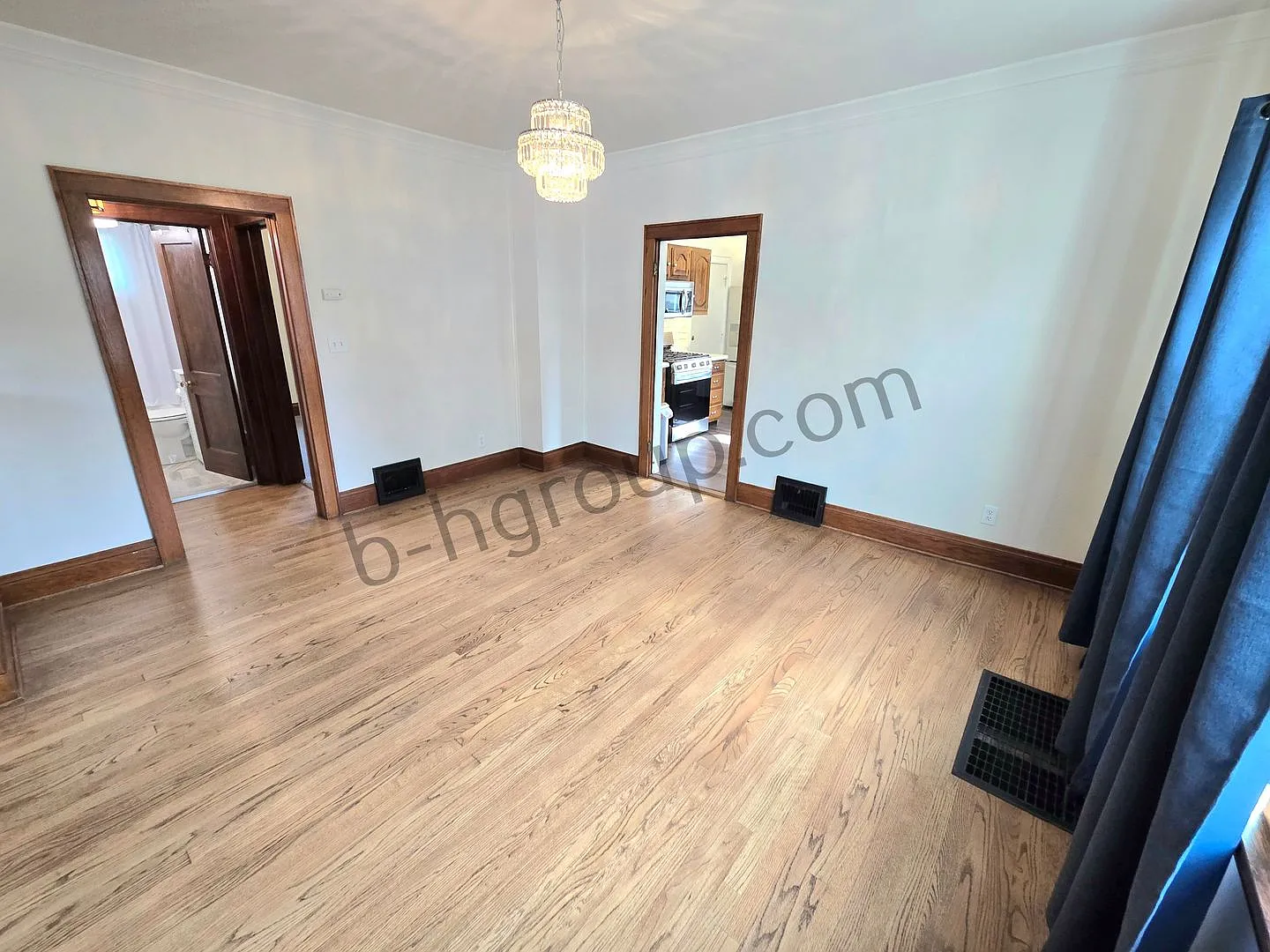 7413 23rd Ave — Photo 3
