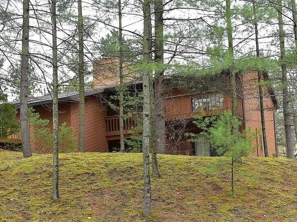 3796 Maid Marian Ln, Traverse City, MI 49686