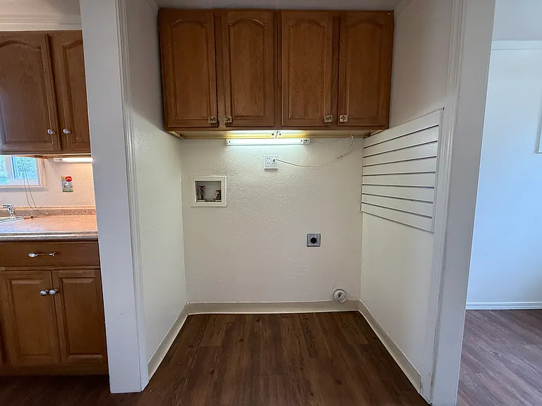 1075 Pacific Ave — Photo 11