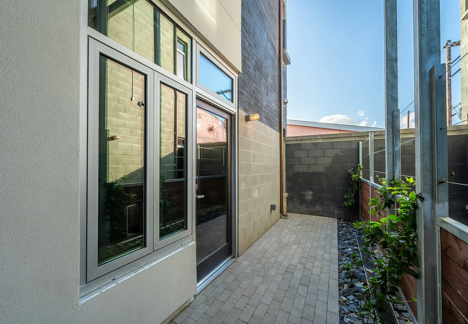 1932 Kearney Avenue, Unit 06 — Photo 2