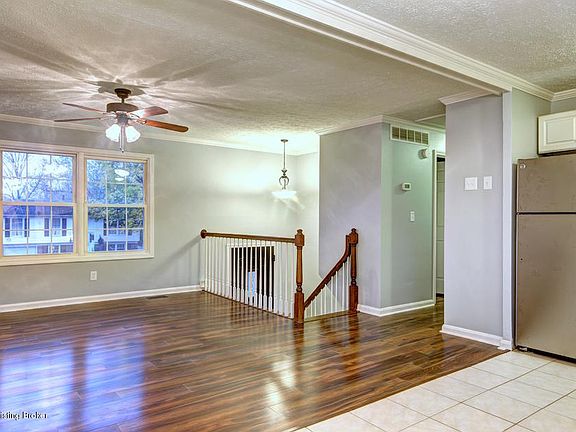 4th image of 9207 Foxtail Ct