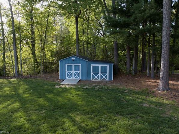 98 Bradfords Rd, Cobbs Creek, VA 23035