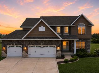 9763 Garden Way St, John, IN 46373