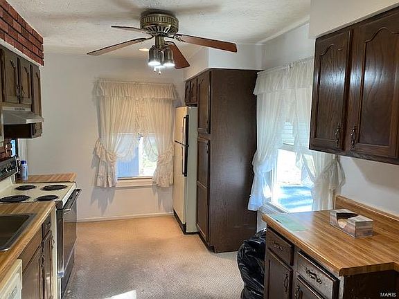 4th image of 917 Sanders Dr