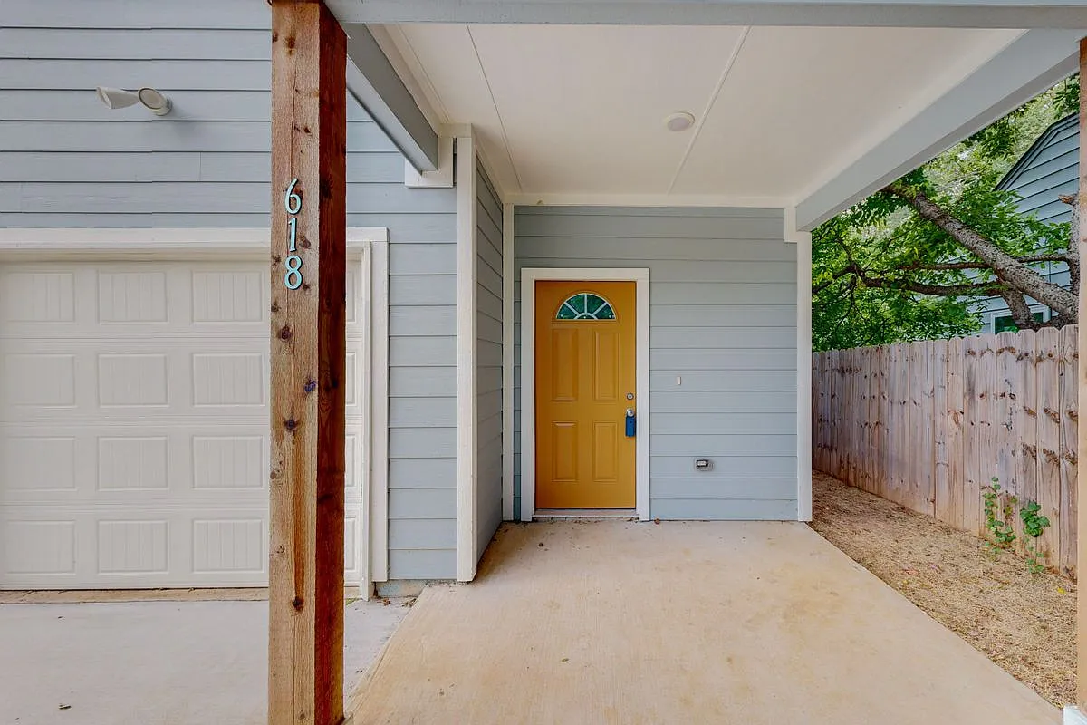 3 bed, 2.5 bath, 1422 sqft, $1,500 — Photo 2