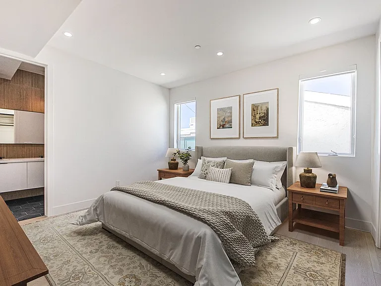 1815 Barry Ave — Photo 43