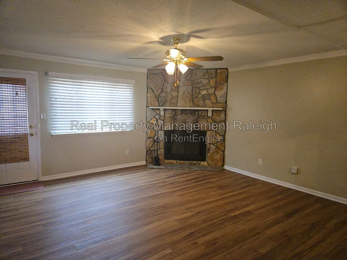 3 bed, 1.5 bath, 1253 sqft, $1,600 — Photo 4