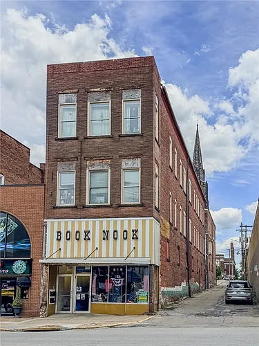 137 N Main St Photo 1