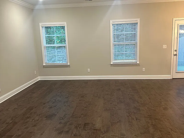528 Bellingham Dr NE — Photo 4