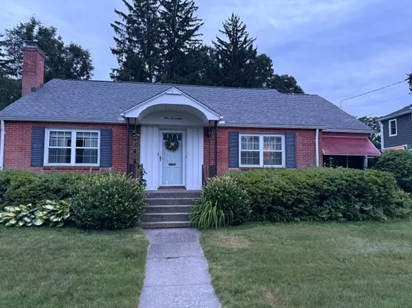 117 Hopkins Pl, Longmeadow, MA 01106