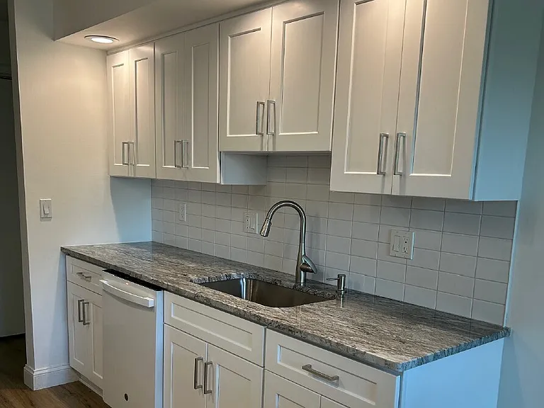 6 Canterbury Ct #6 — Photo 3