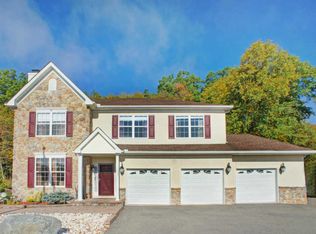 714 Franklin Ct, East Stroudsburg, PA 18302