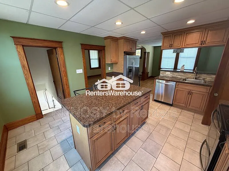 6015 Rossville Blvd