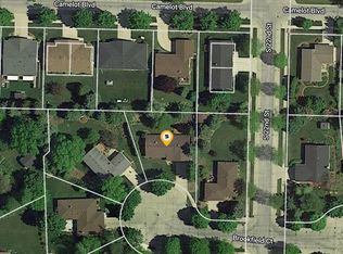 2216 Brookfield Ct, Sheboygan, WI 53081