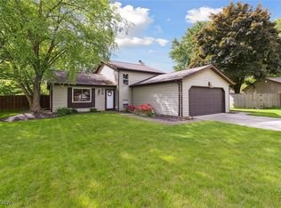 9521 Charney Cir, Olmsted Falls, OH 44138