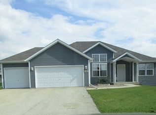 6461 Sunny Meadow Dr, Roscoe, IL 61115