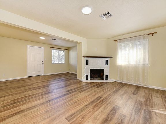 3rd image of 104 Belmont Dr