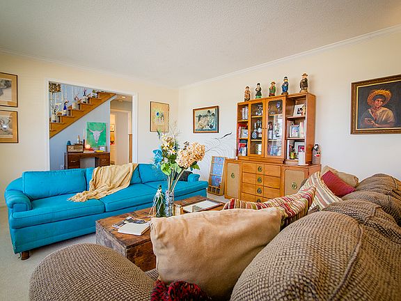 4th image of 1039 E Bonnie Ln