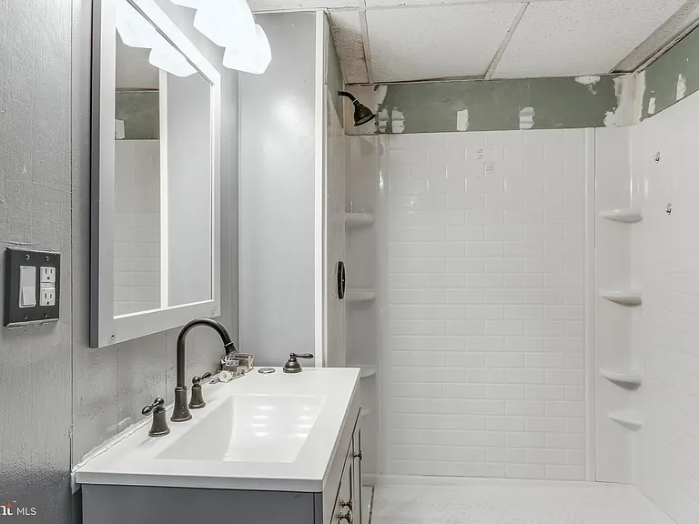 212 Beaver Rd #1 — Photo 6