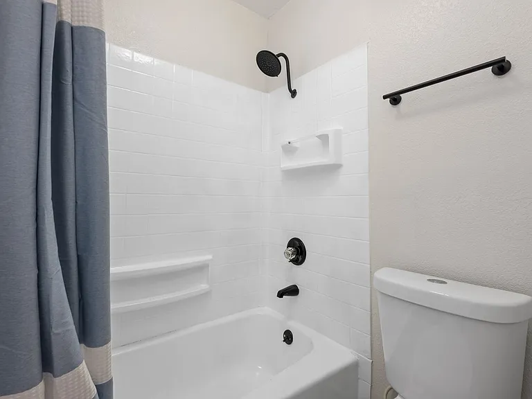 North Star Apartments - Beautiful Remodeled Apartments — Photo 52