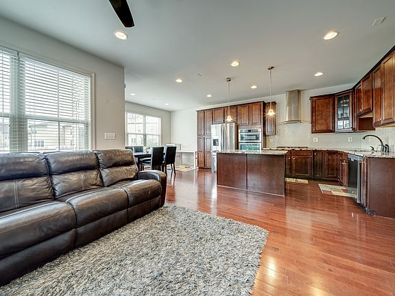 3rd image of 23314 Tradewind Dr