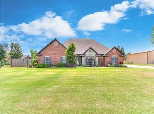 2108 E North Lake View Ln, Mustang, OK 73064