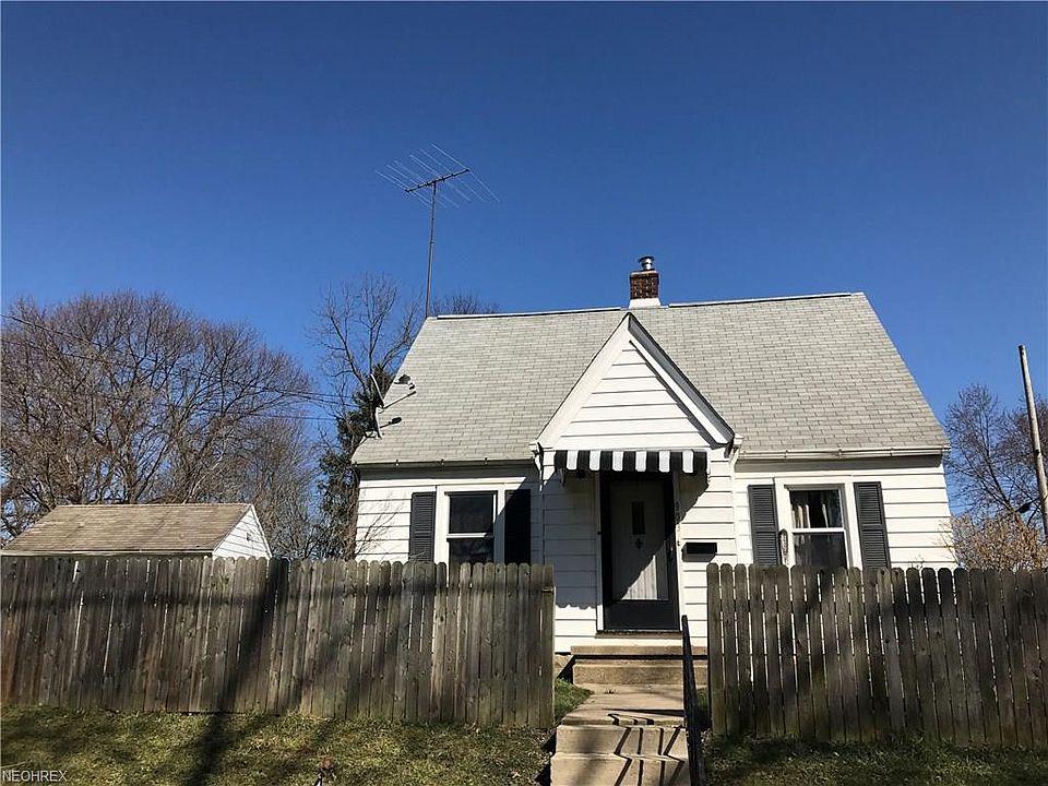 1st image of 903 McKinley St