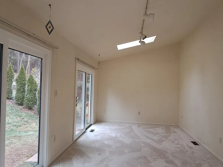 279 Terrie Dr — Photo 12