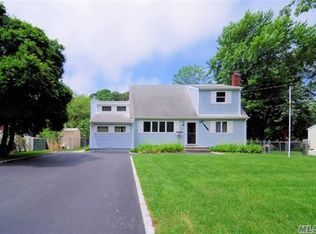 1546 Potter Blvd, Bay Shore, NY 11706