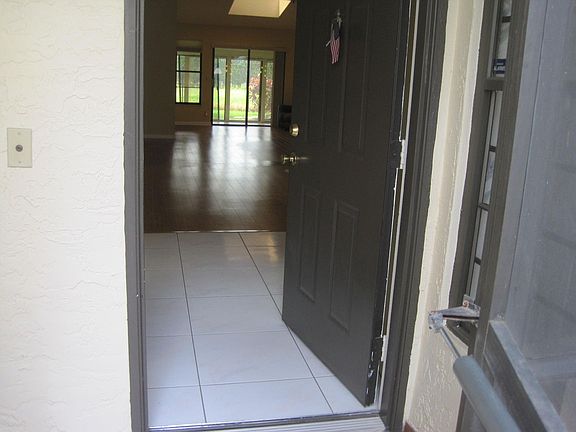 4th image of 5822 Brook Bound Ln APT A