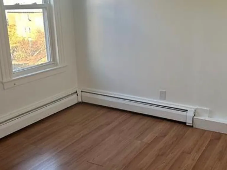 144 Putnam St — Photo 6