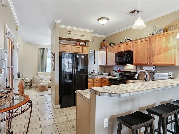 4th image of 43 Brandon Hall Dr APT A