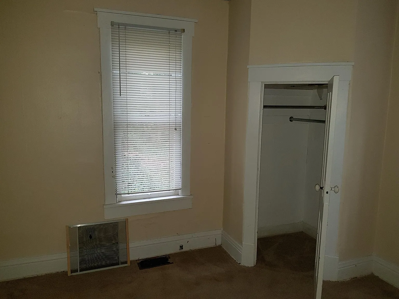 423 Dodge St — Photo 2