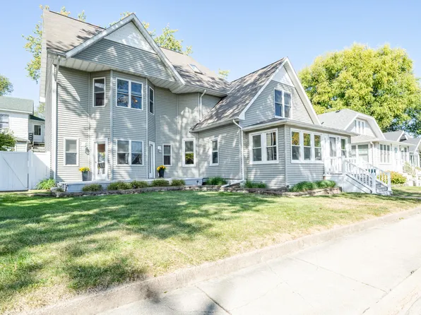 512 Wayne St, Saint Joseph, MI 49085