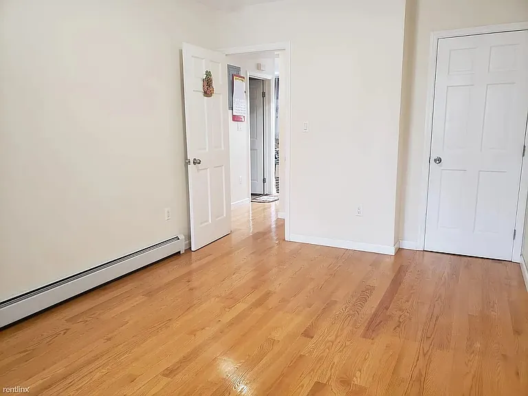 98 Bay 20 St #2 — Photo 11