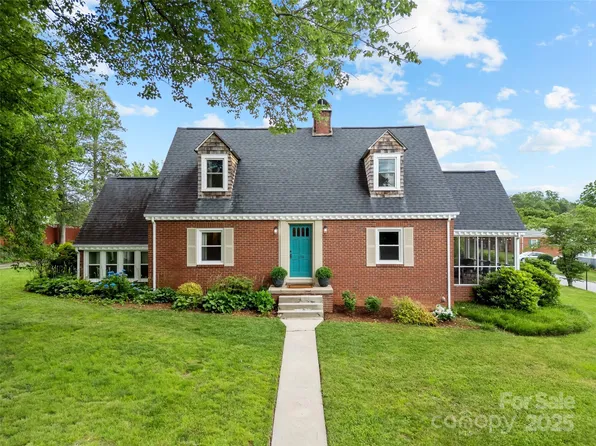 179 N Country Club Rd, Brevard, NC 28712