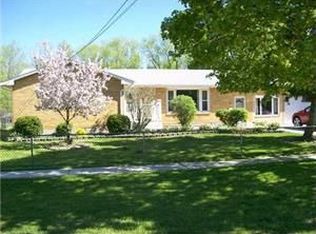 47 Phelps St, Lockport, NY 14094
