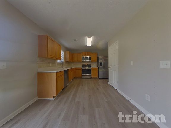 5th image of 1621 Royal Ives Dr
