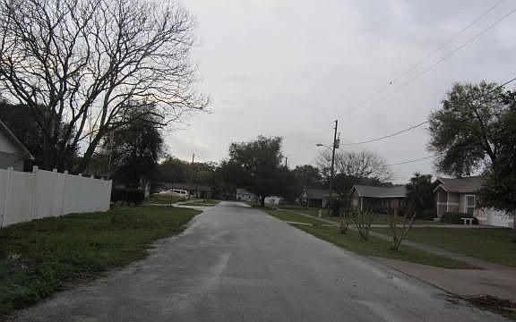 2nd image of 901 Village Lake Dr S