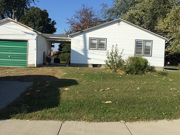 Side with garage