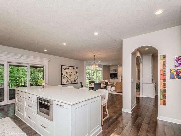 4th image of 2870 SE Belfry Dr