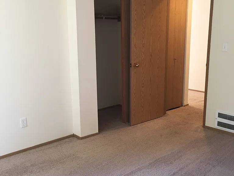 Meridian Place — Photo 16