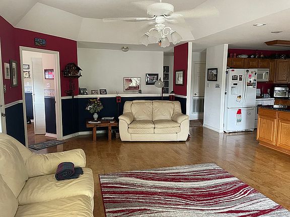 2nd image of 2586 Grandview Frst