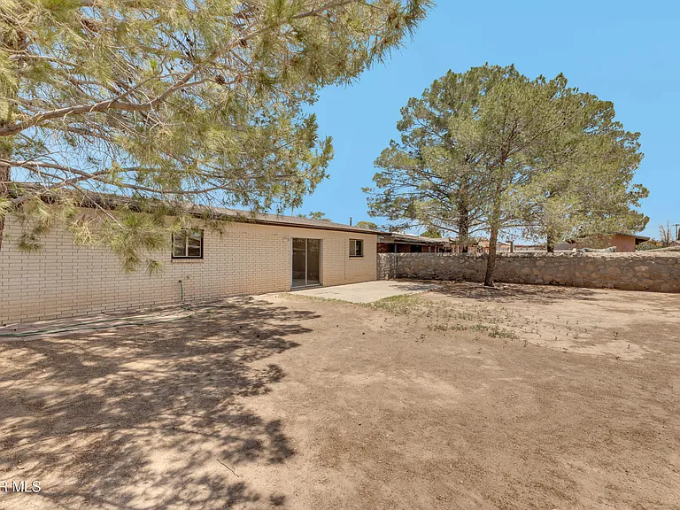 228 Caribe Cir — Photo 34