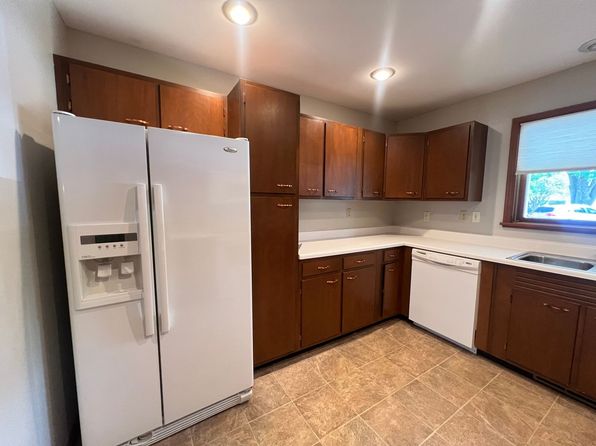6 Maple Ct, Branson, MO 65616