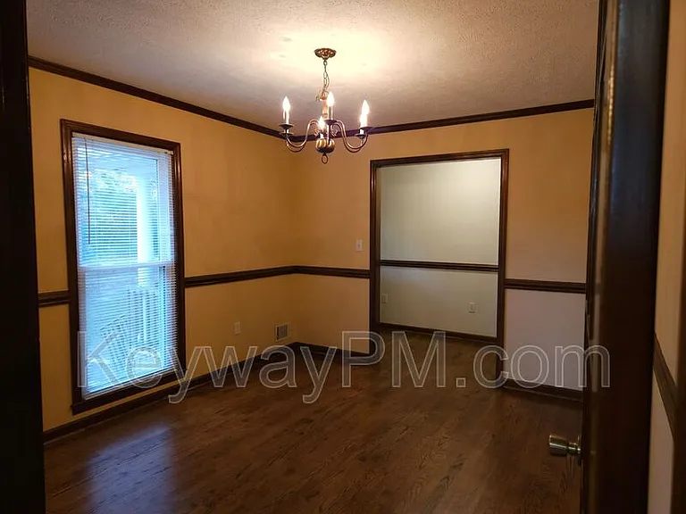 299 Woodland Dr — Photo 4